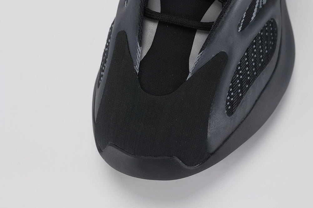Yeezy 700 V3 Alvah - image 5