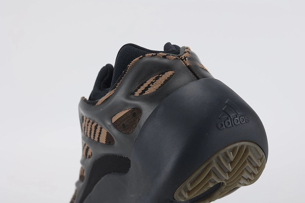 Yeezy 700 V3 Clay Brown - image 4