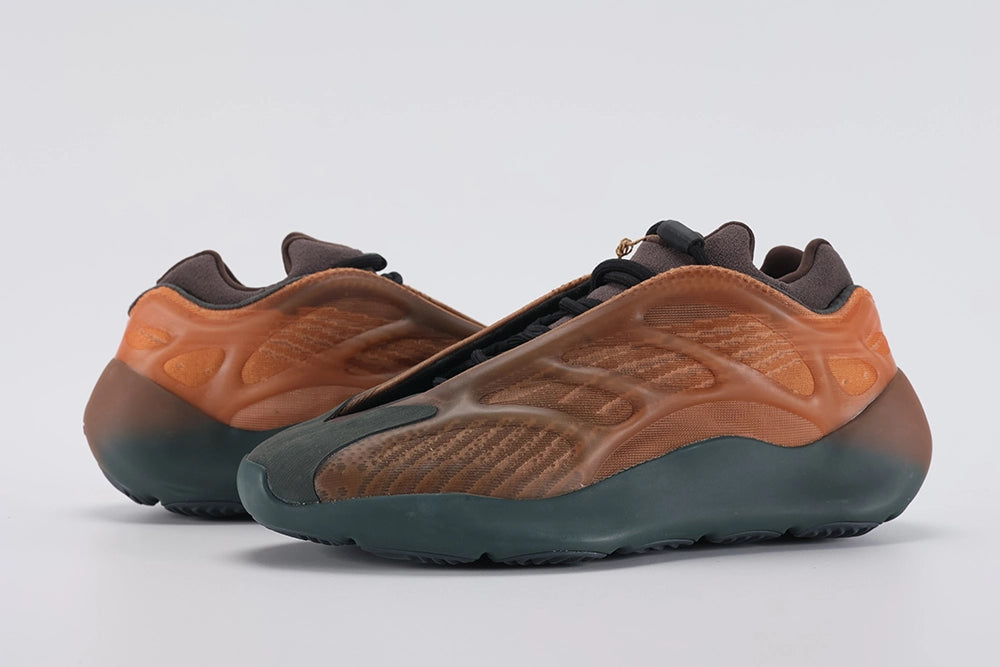Yeezy 700 V3 Copper Fade - image 8