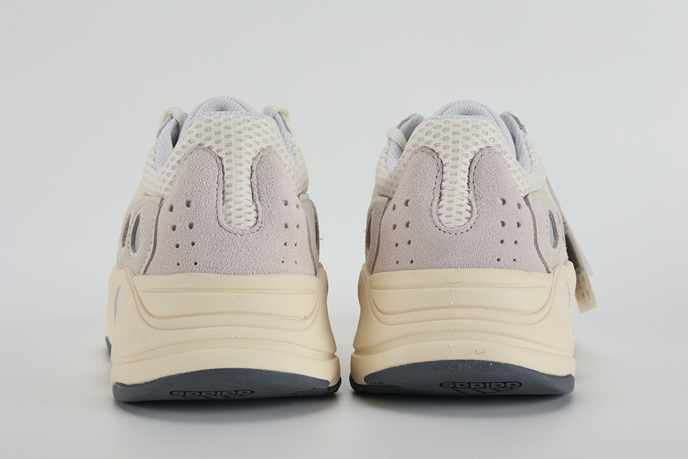 Yeezy Boost 700 Analog - image 7