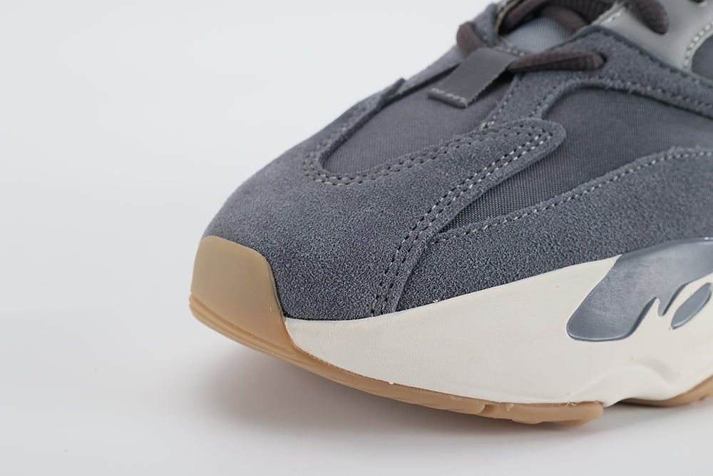 Yeezy Boost 700 Magnet - image 3