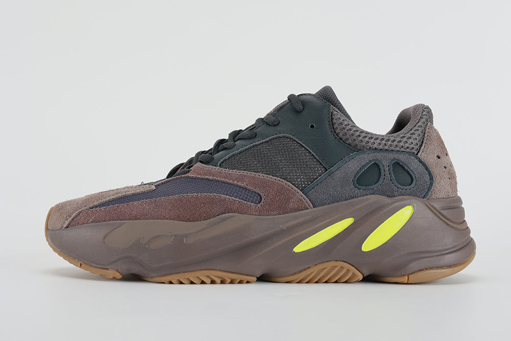 Yeezy Boost 700 Mauve - image 1