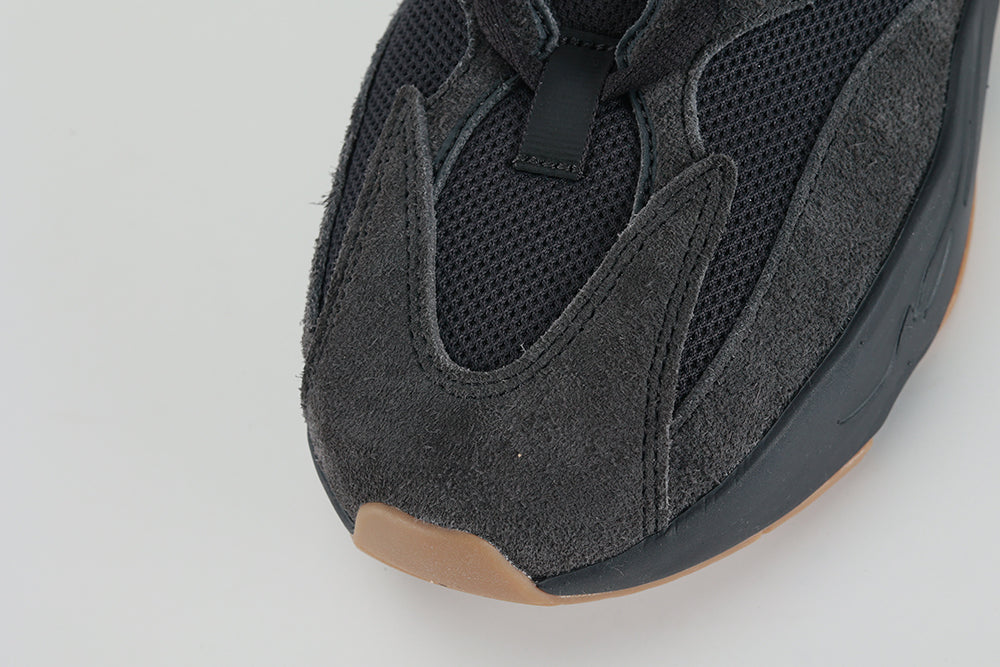 Yeezy Boost 700 Utility Black - image 4