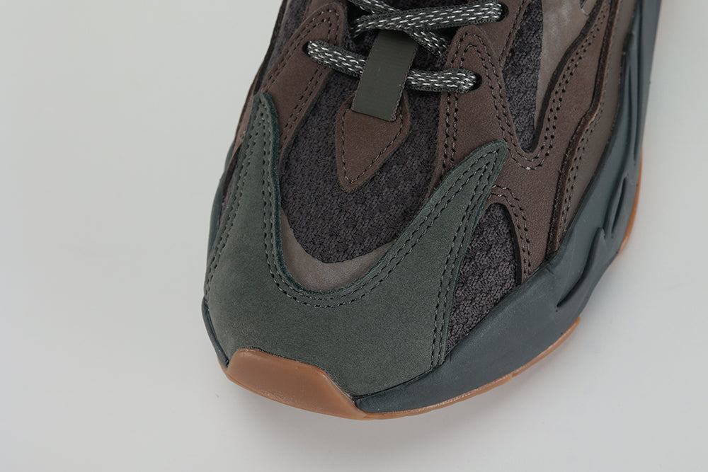 Yeezy Boost 700 V2 Geode - image 4