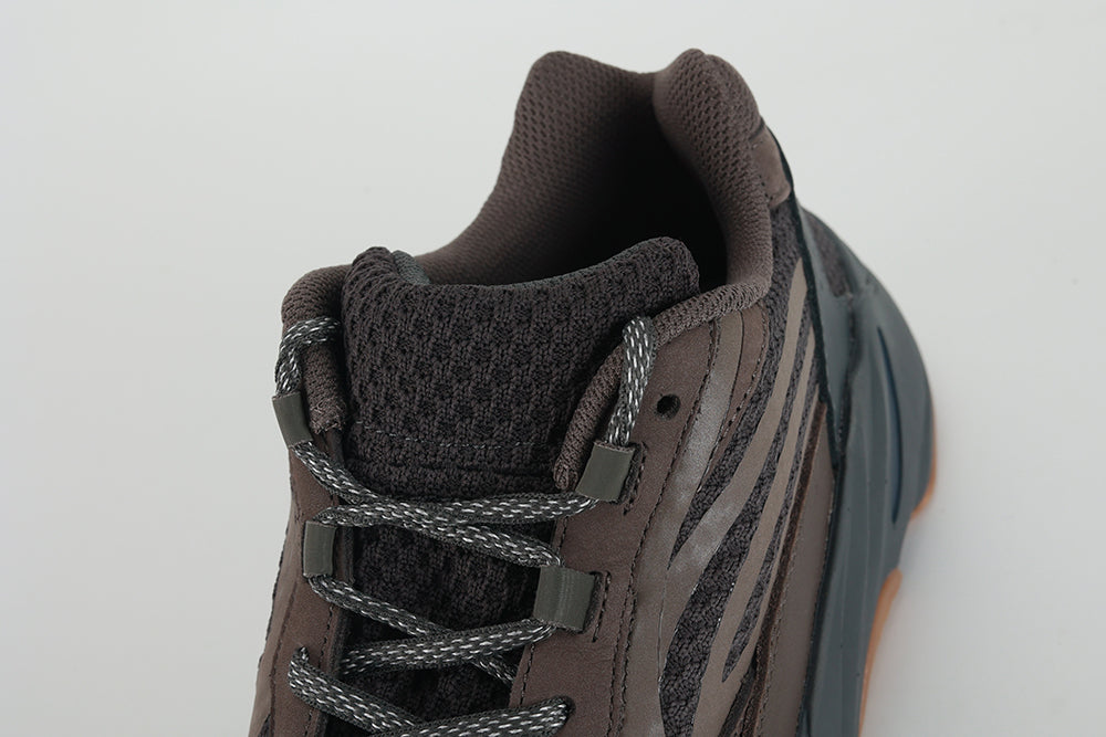 Yeezy Boost 700 V2 Geode - image 5