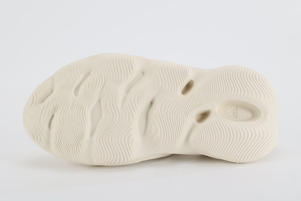 Yeezy Foam Runner ‘Ararat’ - image 2