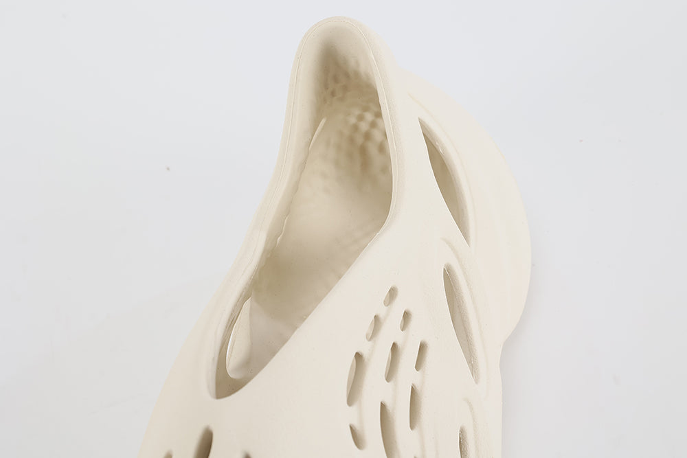 Yeezy Foam Runner ‘Ararat’ - image 7