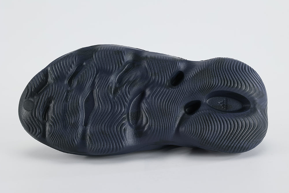 Yeezy Foam Runner ‘Mineral Blue’ - image 2