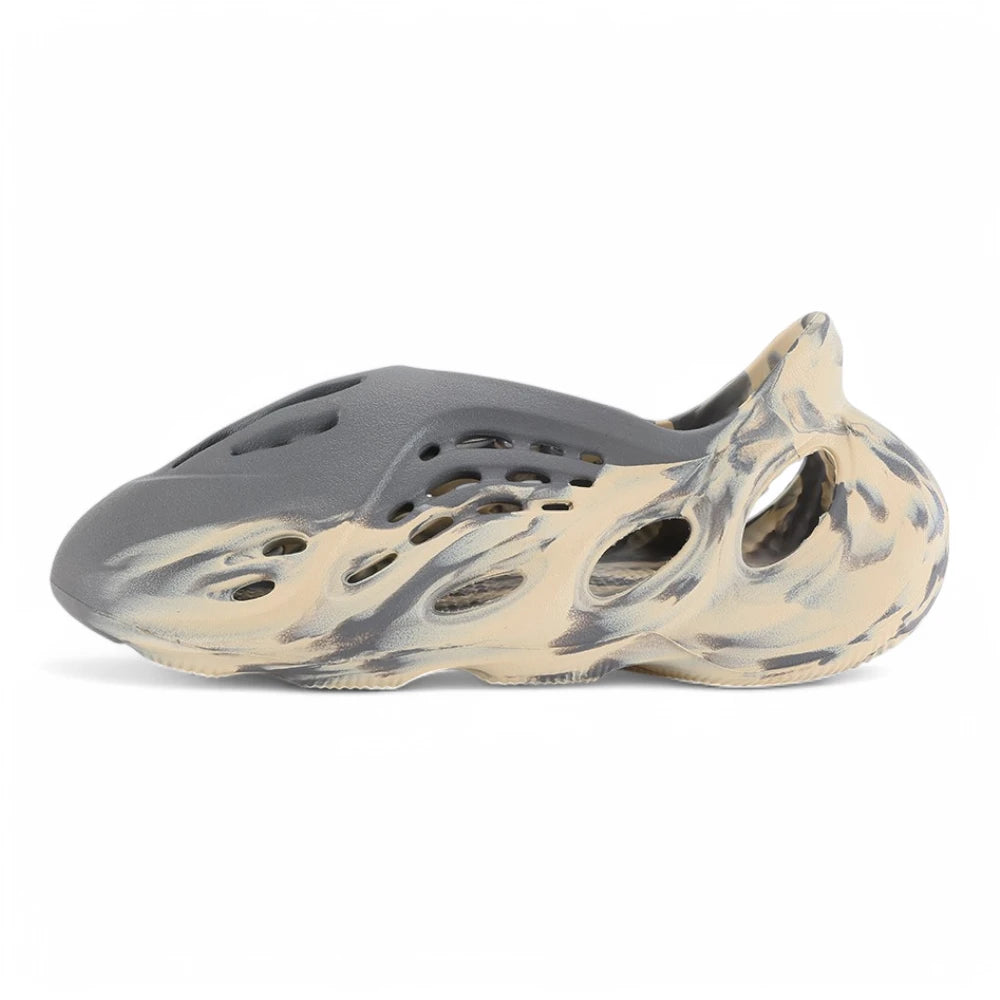 Yeezy Foam Runner ‘MXT Moon Grey’ - image 1