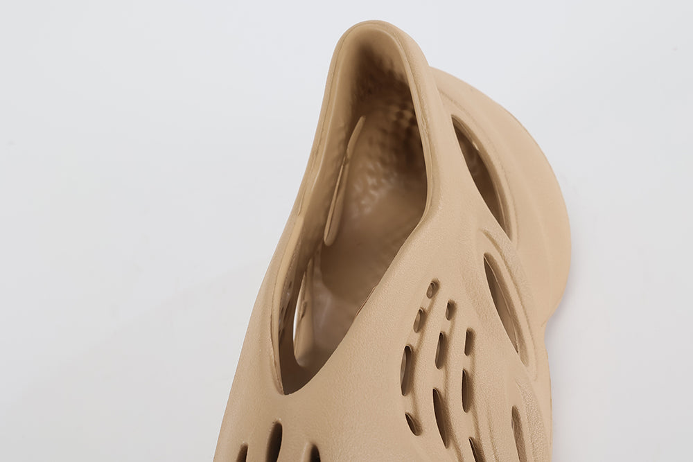 Yeezy Foam Runner ‘Ochre’ - image 3