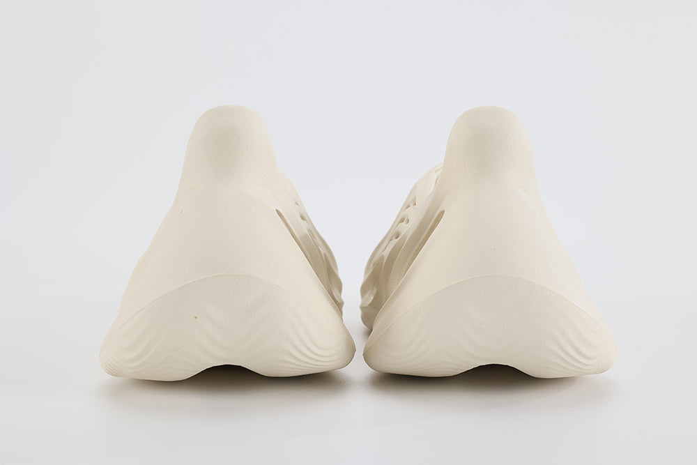 Yeezy Foam Runner ‘Sand’ - image 8