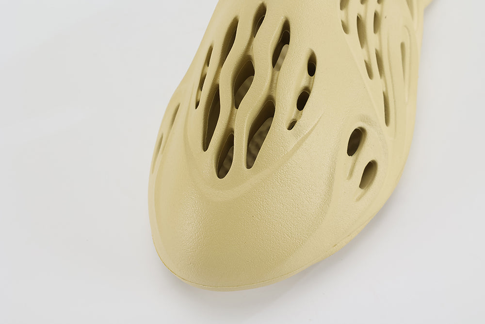 Yeezy Foam Runner ‘Sulfur’ - image 6