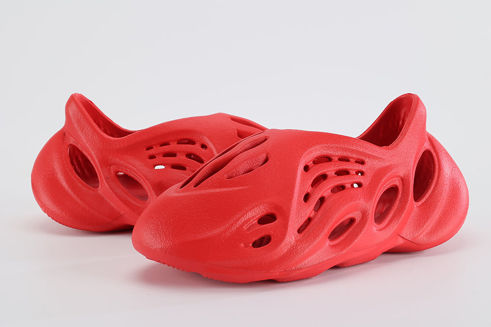 Yeezy Foam Runner ‘Vermilion’ - image 4