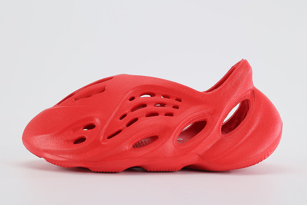 Yeezy Foam Runner ‘Vermilion’ - image 9