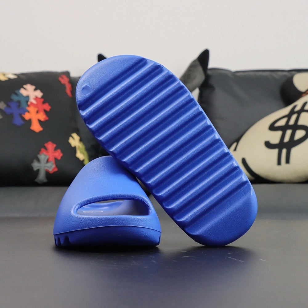 Yeezy Slides ‘Azure’ - image 3