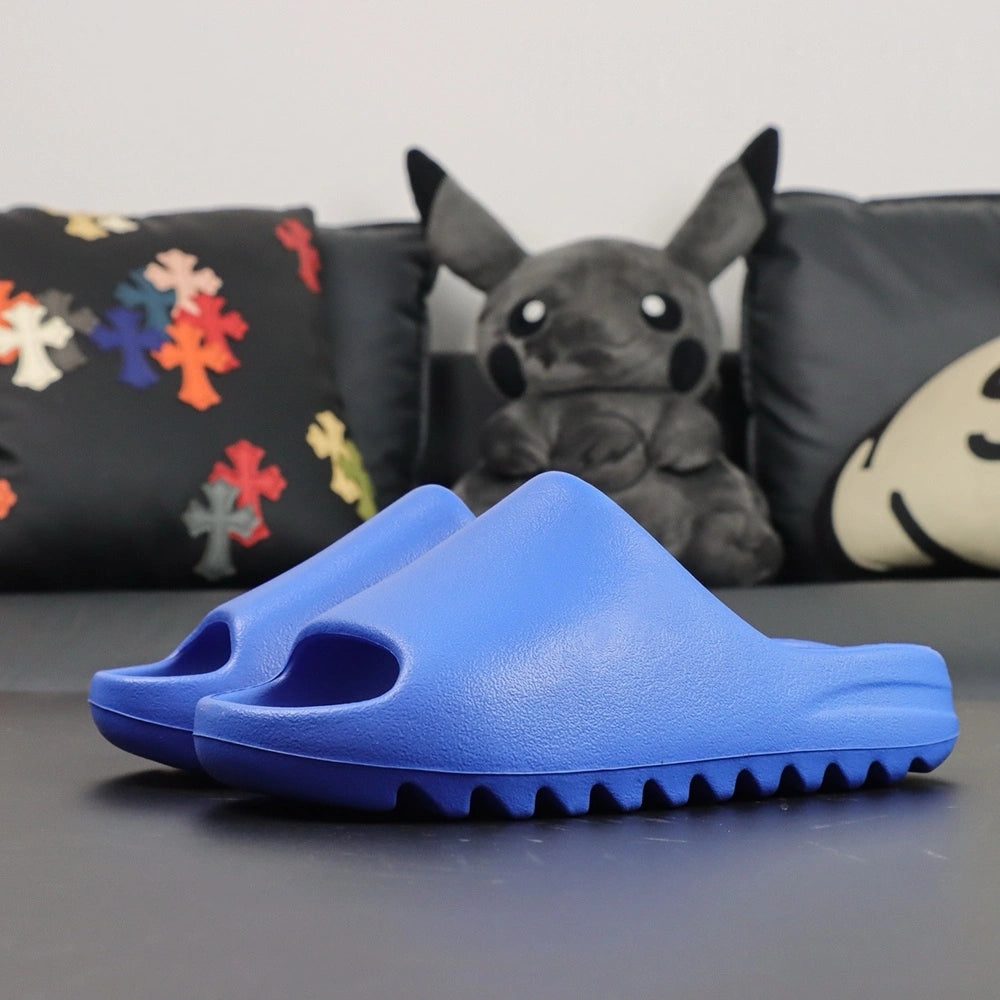 Yeezy Slides ‘Azure’ - image 4