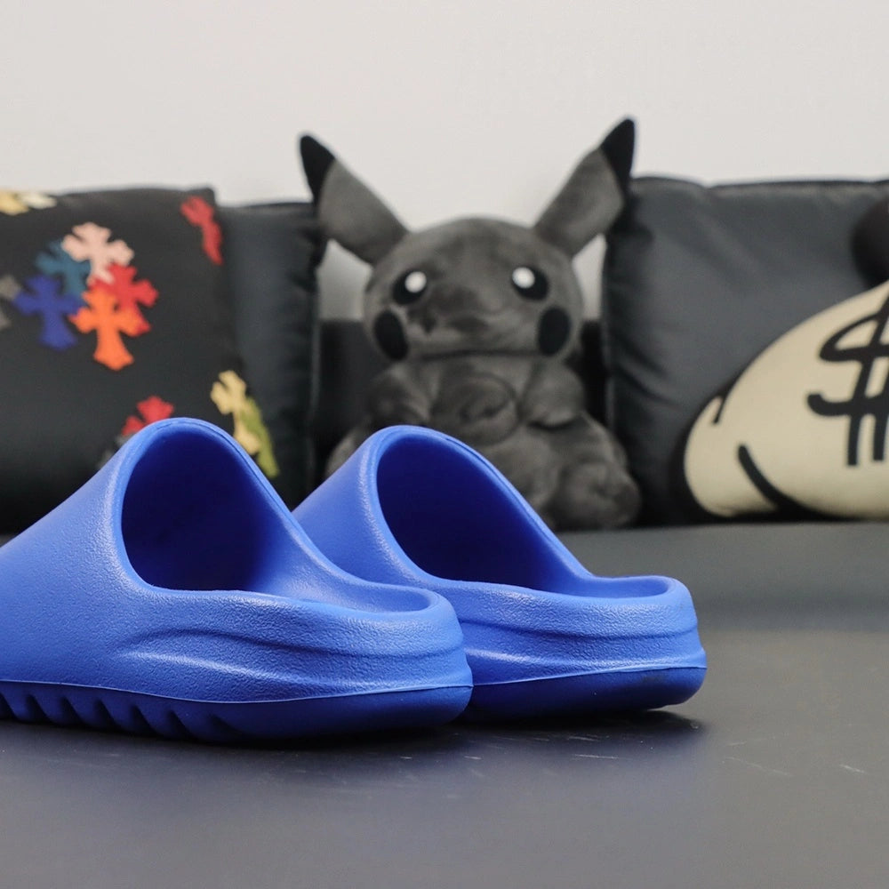 Yeezy Slides ‘Azure’ - image 5