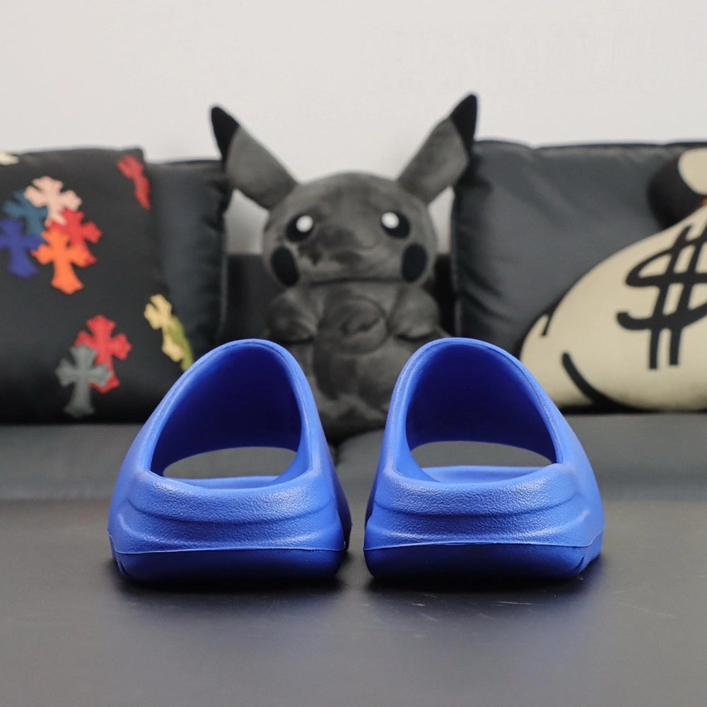Yeezy Slides ‘Azure’ - image 7