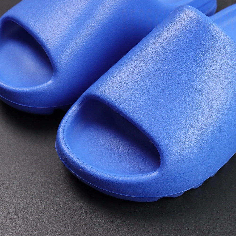 Yeezy Slides ‘Azure’ - image 9