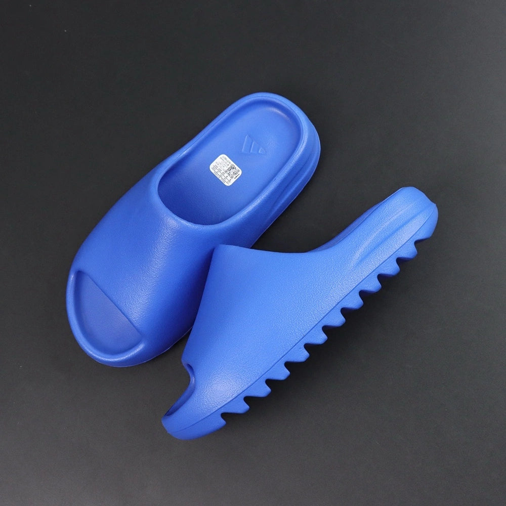 Yeezy Slides ‘Azure’ - image 10