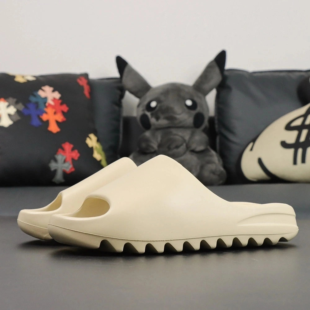 Yeezy Slides ‘Bone’ - image 5