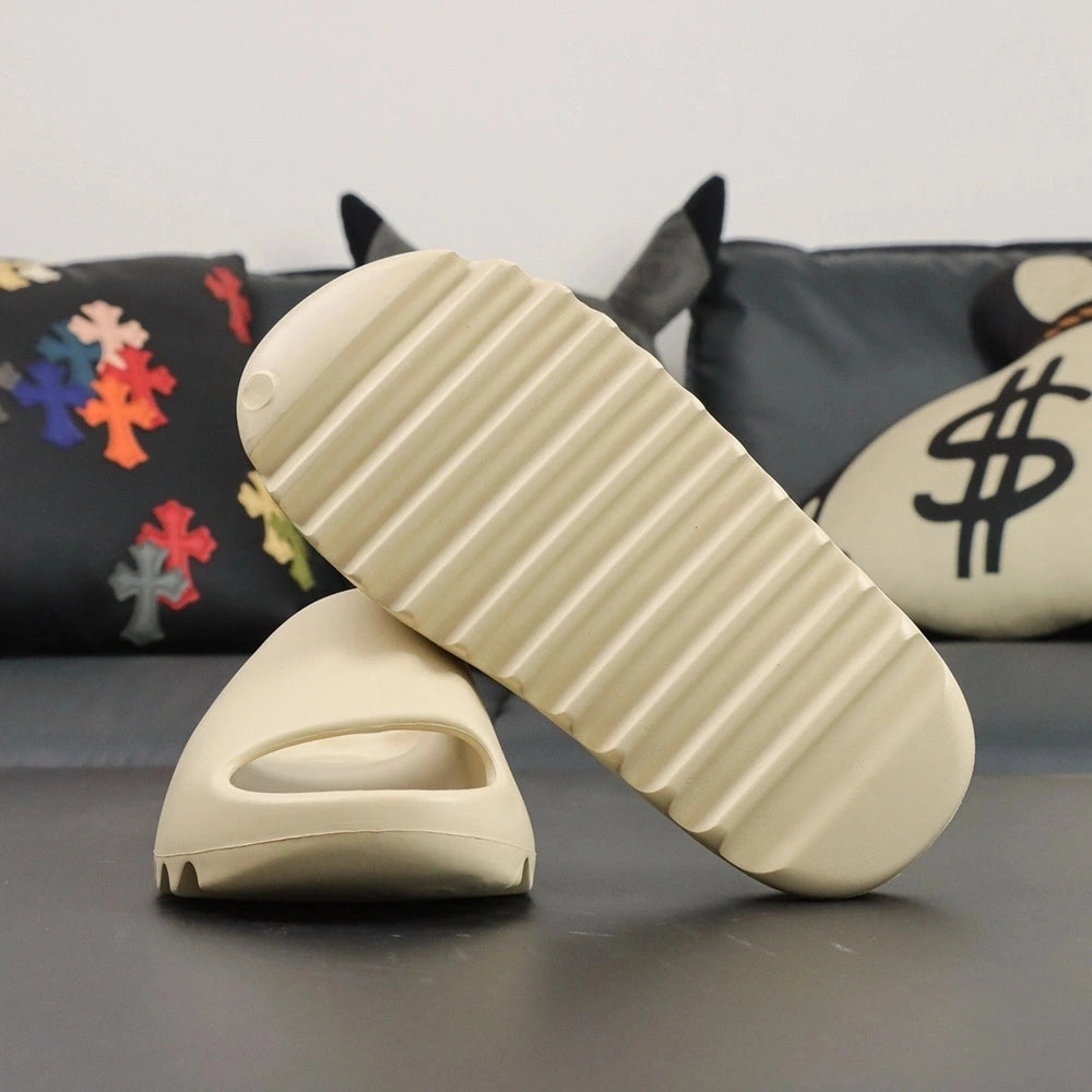 Yeezy Slides ‘Bone’ - image 6