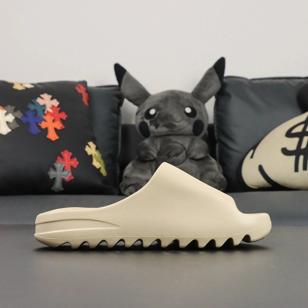 Yeezy Slides ‘Bone’ - image 7