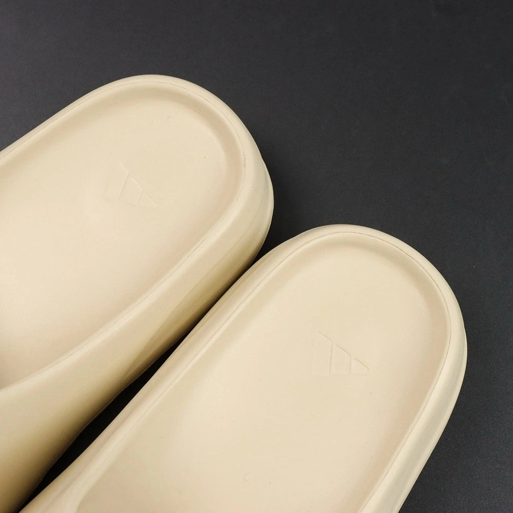 Yeezy Slides ‘Bone’ - image 9