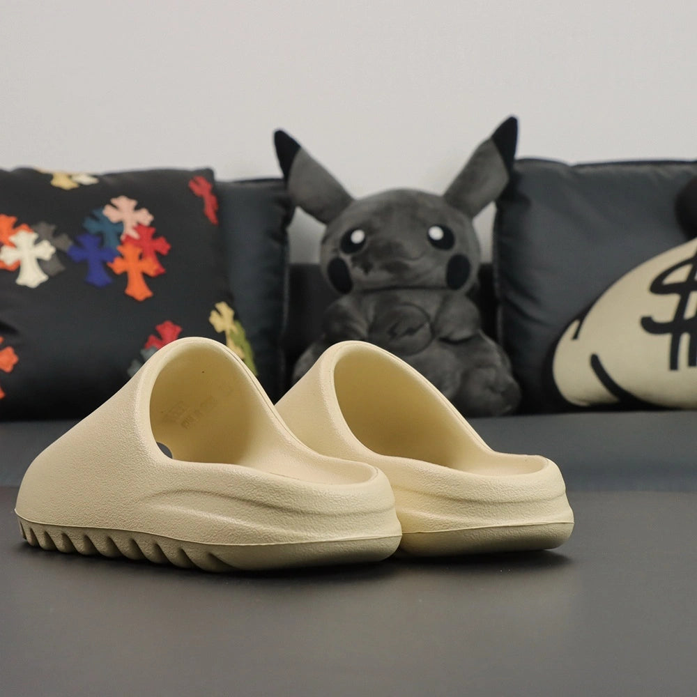 Yeezy Slides ‘Bone’ 2022 - image 3