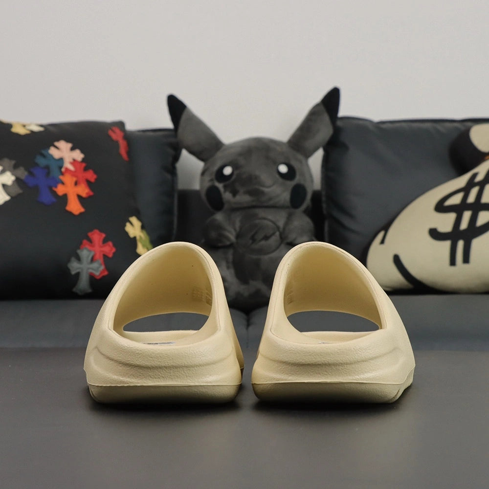 Yeezy Slides ‘Bone’ 2022 - image 4