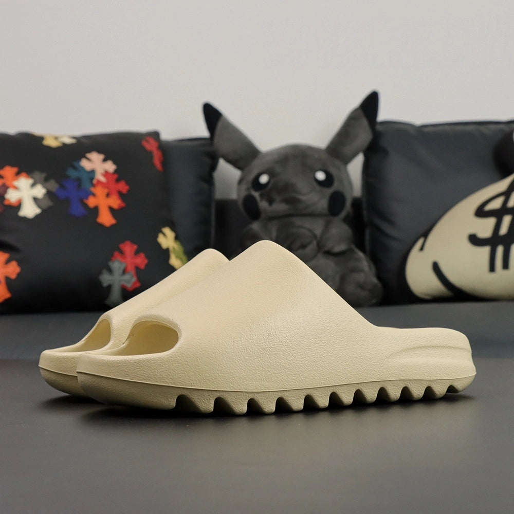 Yeezy Slides ‘Bone’ 2022 - image 8