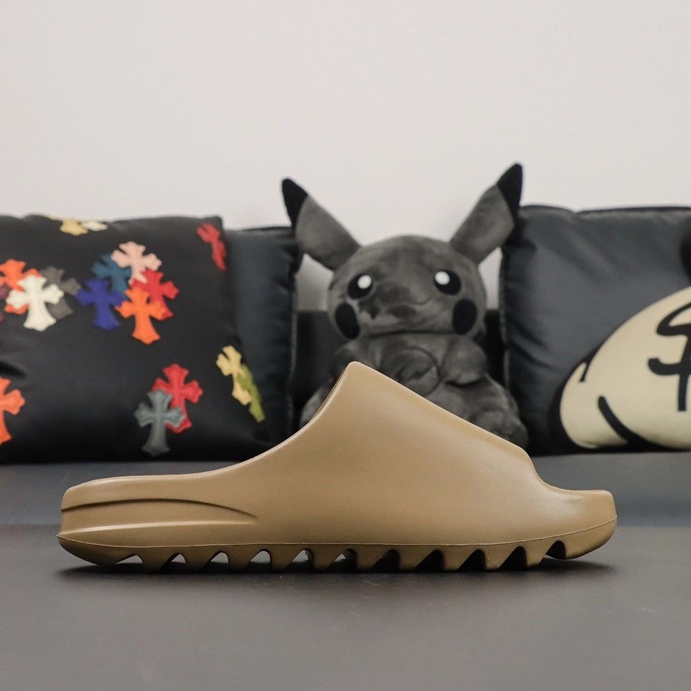 Yeezy Slides ‘Core’ 2020 - image 3