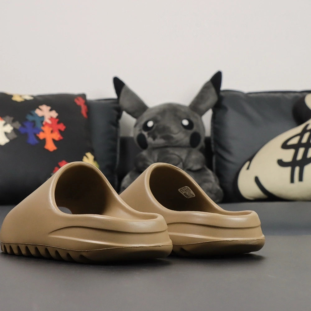 Yeezy Slides ‘Core’ 2020 - image 4