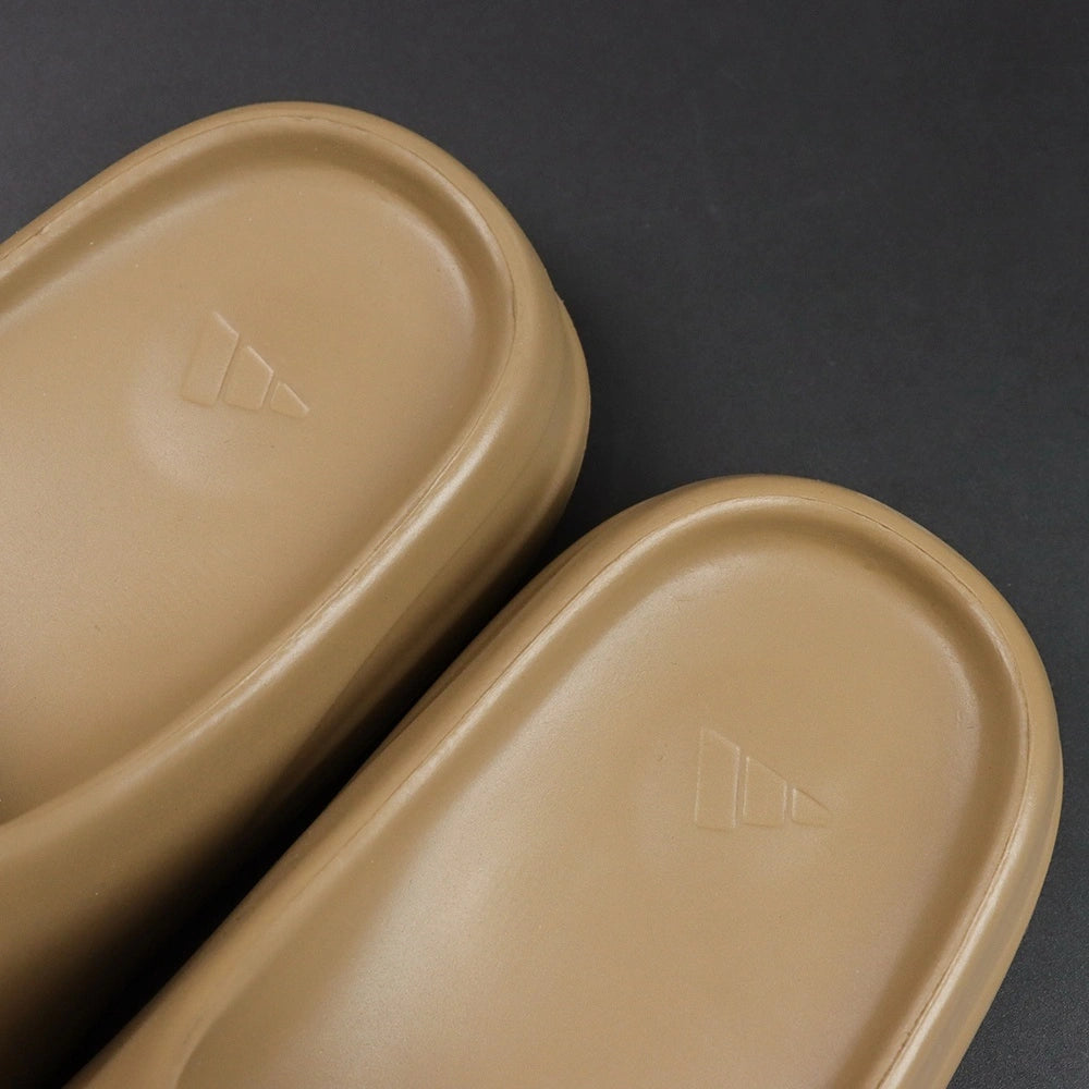 Yeezy Slides ‘Core’ 2020 - image 10