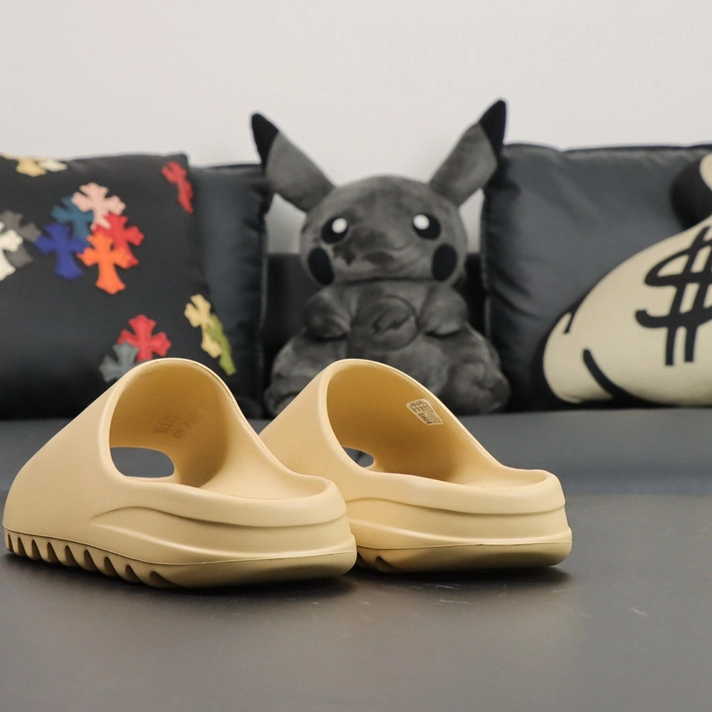 Yeezy Slides ‘Desert Sand’ - image 3