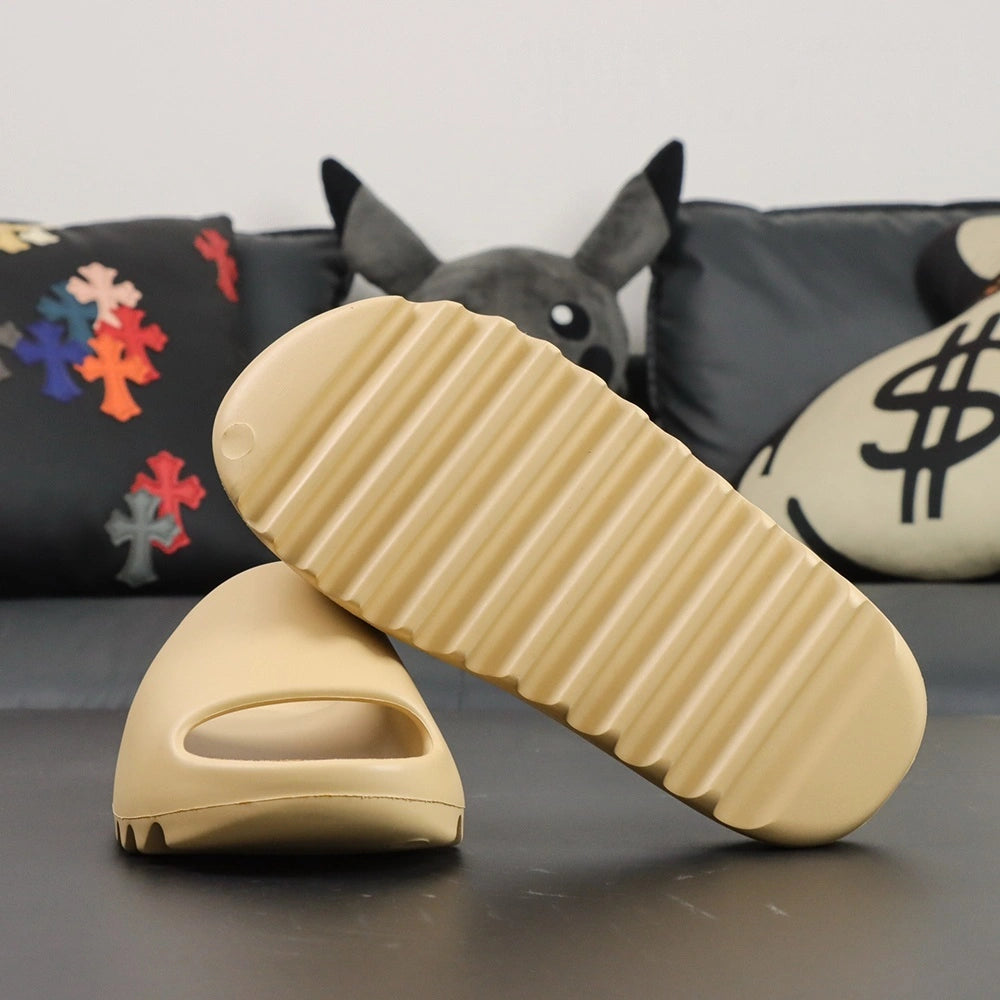 Yeezy Slides ‘Desert Sand’ - image 10