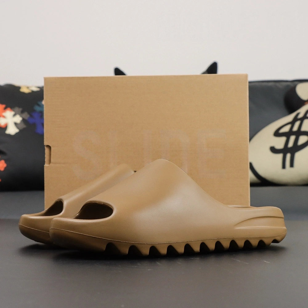 Yeezy Slides ‘Earth Brown’ - image 7