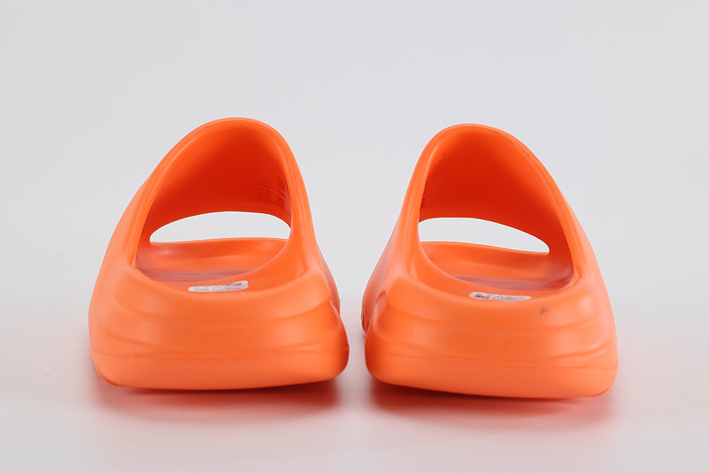 Yeezy Slides ‘Enflame Orange’ - image 4