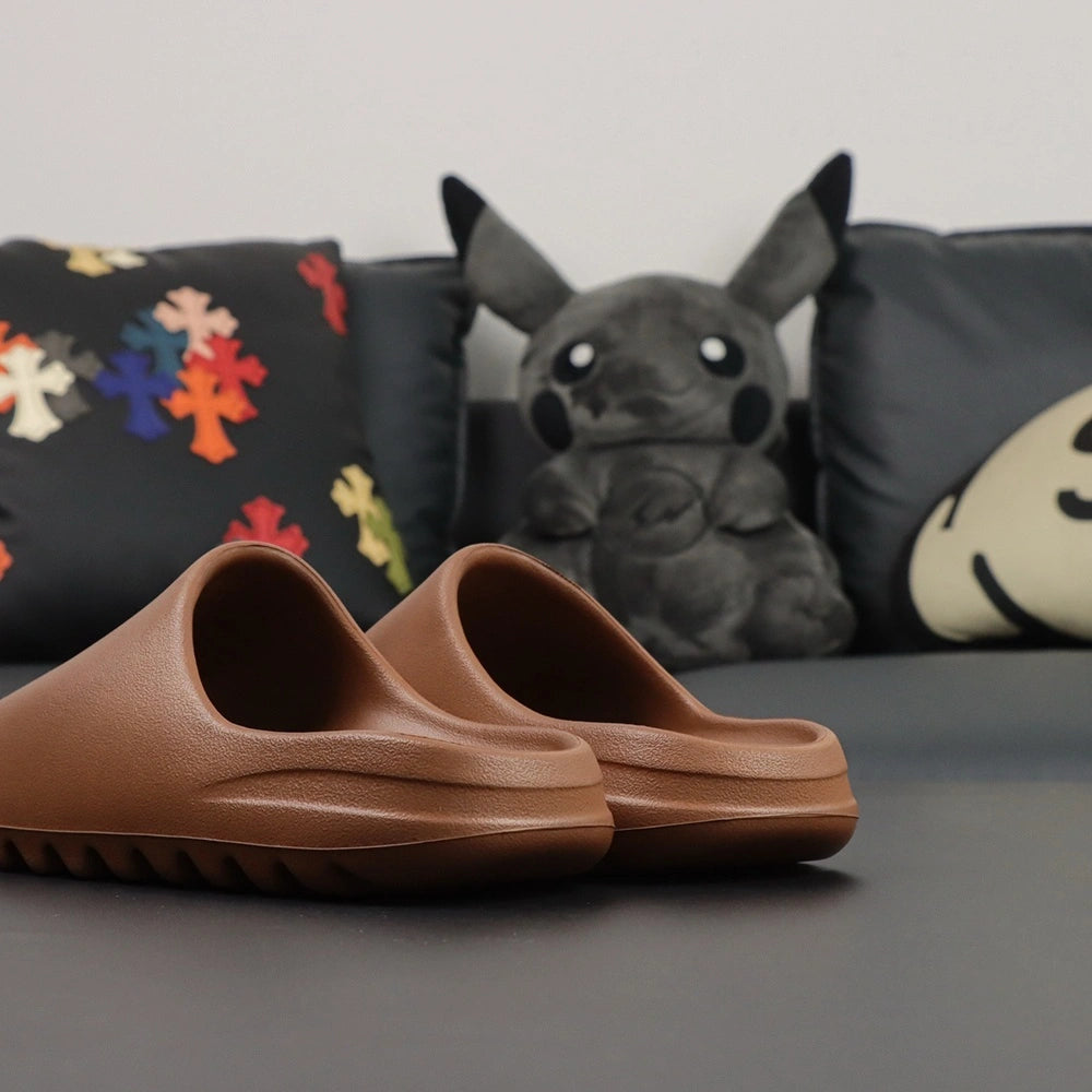 Yeezy Slides ‘Flax’ - image 2