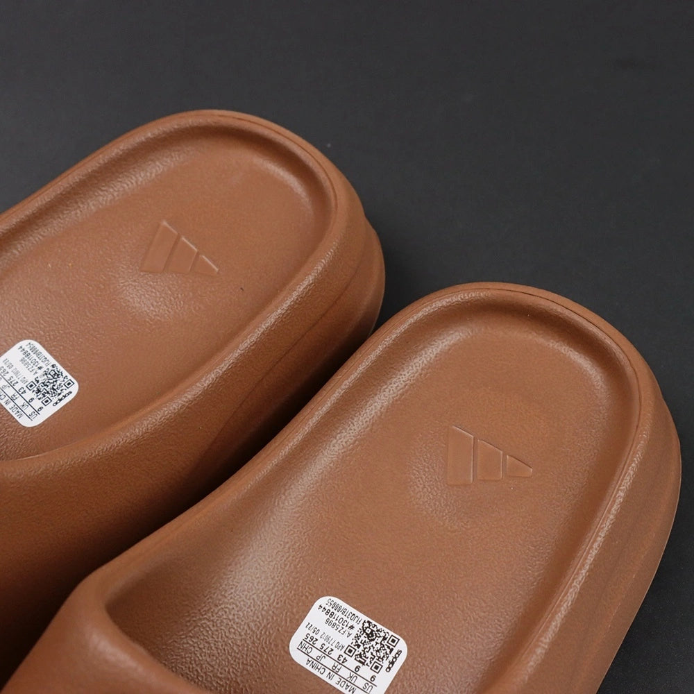Yeezy Slides ‘Flax’ - image 6
