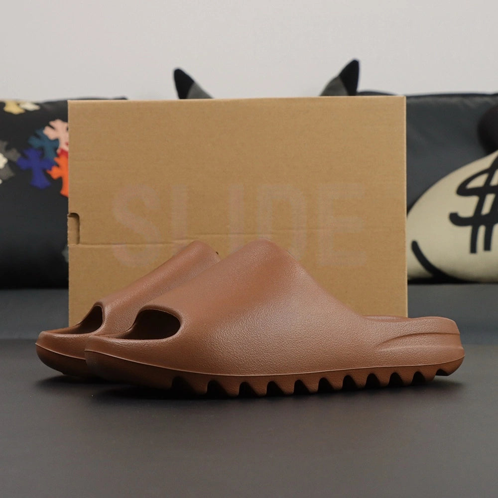 Yeezy Slides ‘Flax’ - image 10