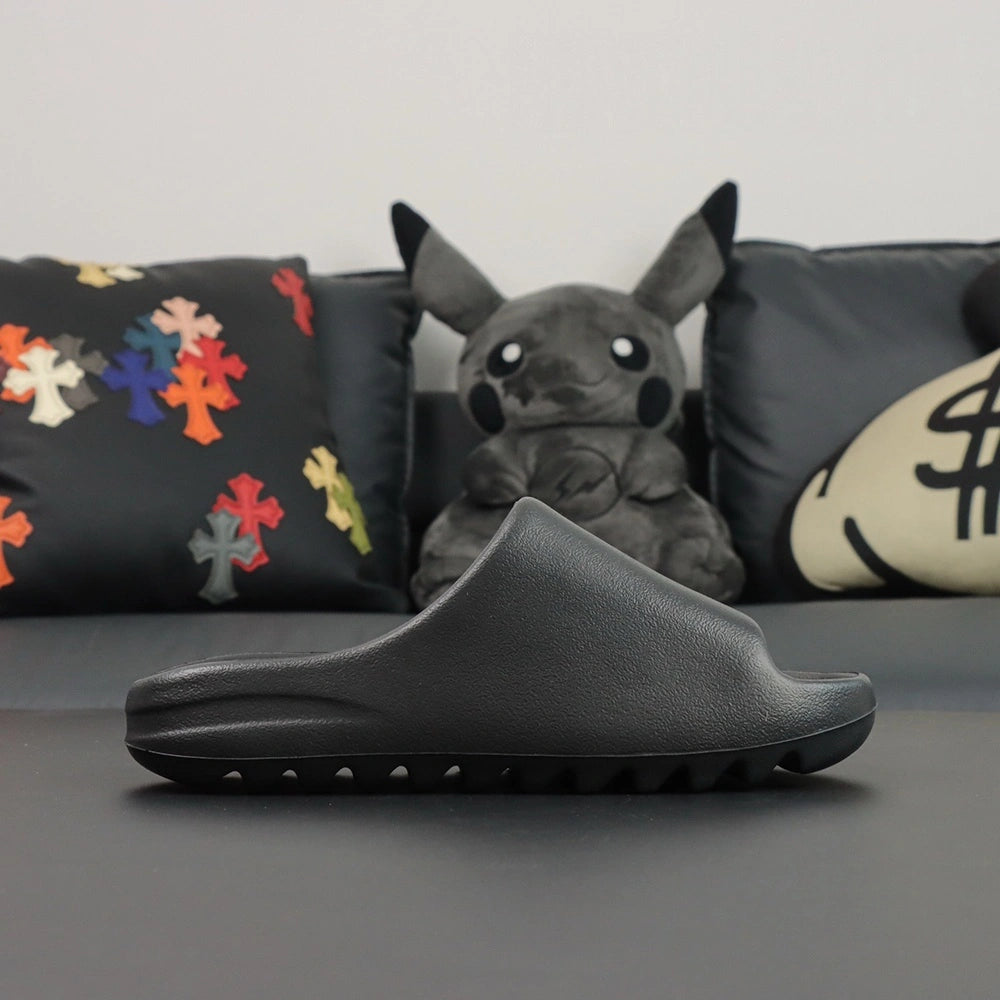 Yeezy Slides ‘Onyx’ - image 3
