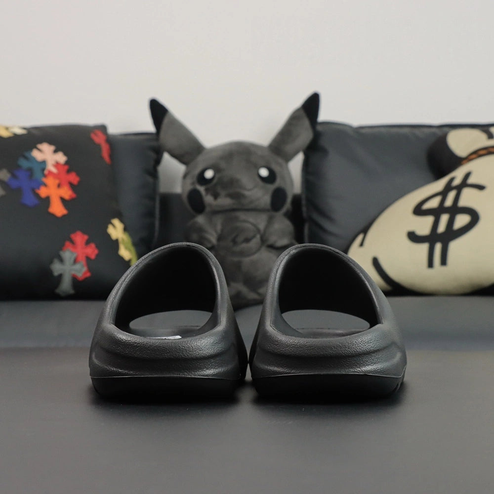 Yeezy Slides ‘Onyx’ - image 7