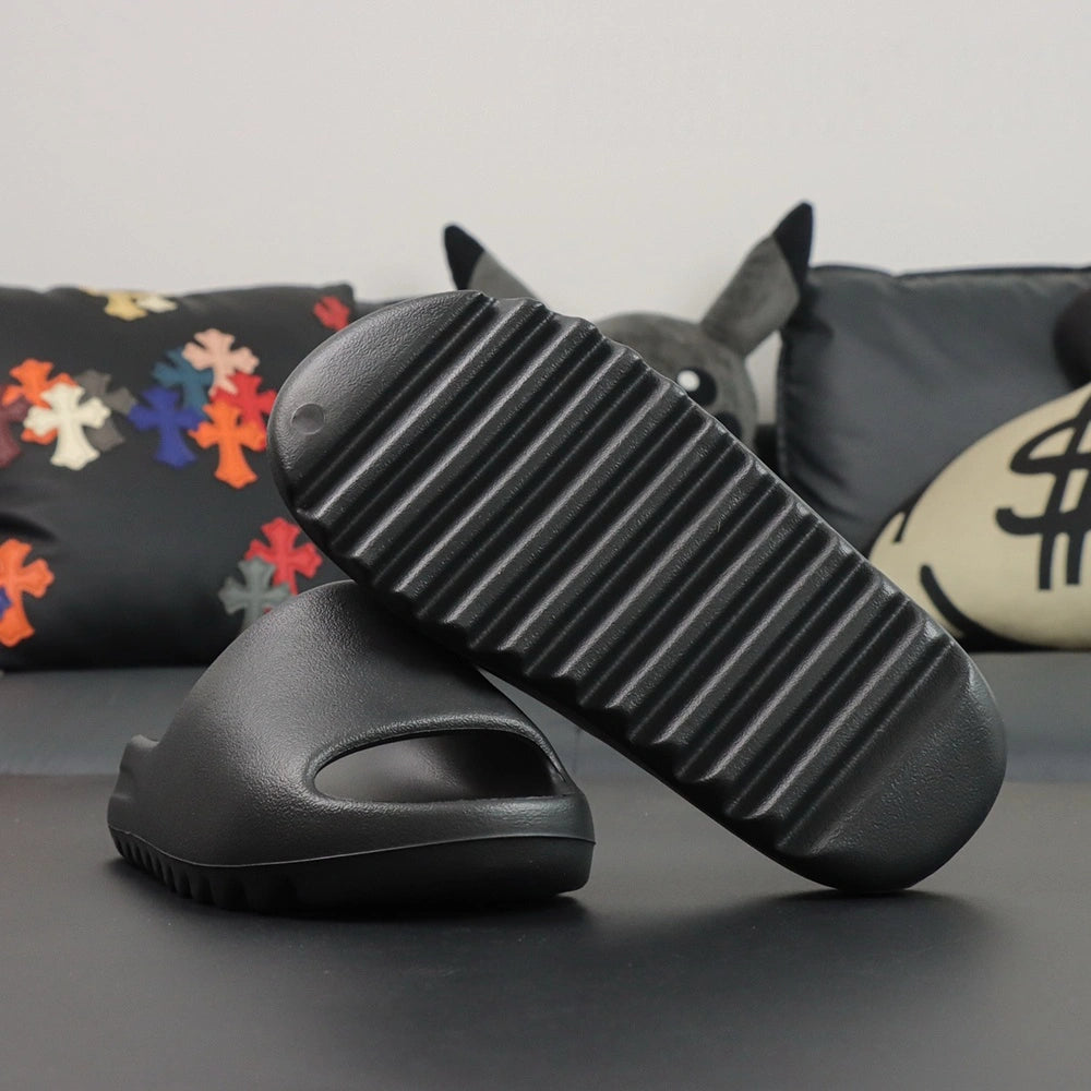 Yeezy Slides ‘Onyx’ - image 9