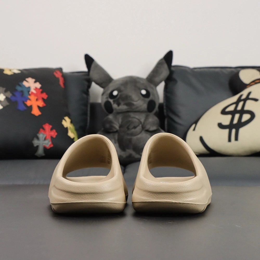 Yeezy Slides ‘Pure’ 2021 Re-Release - image 5