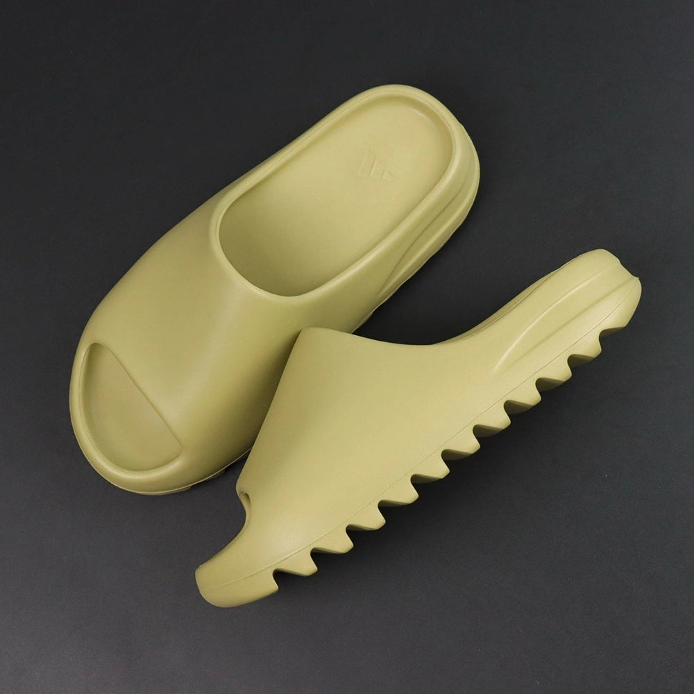 Yeezy Slides ‘Resin’ - image 2
