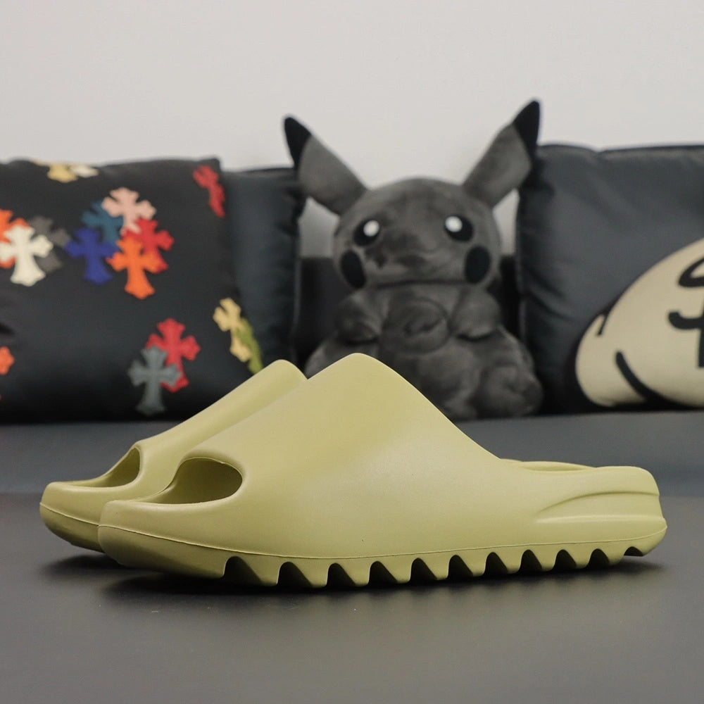 Yeezy Slides ‘Resin’ - image 8
