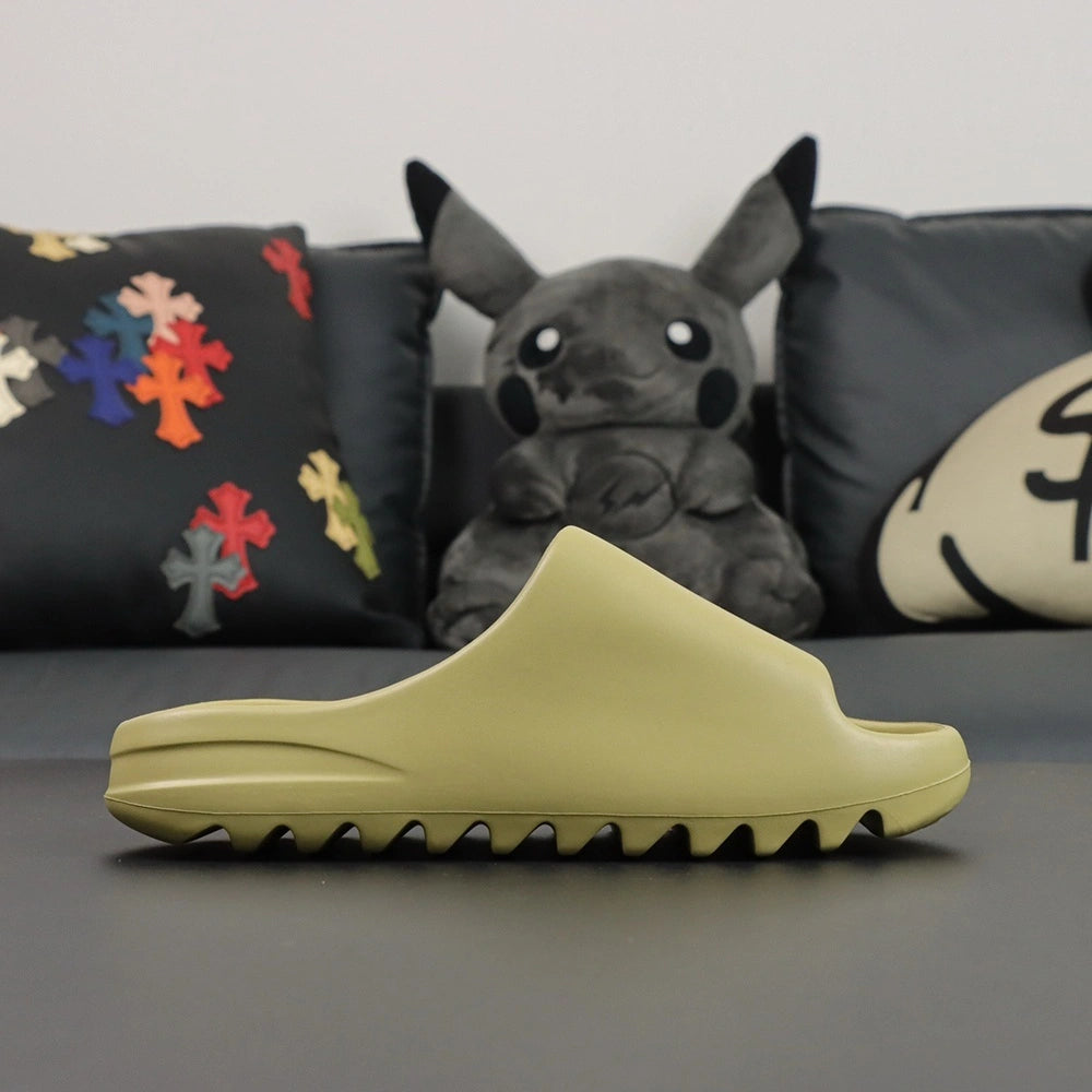 Yeezy Slides ‘Resin’ - image 9