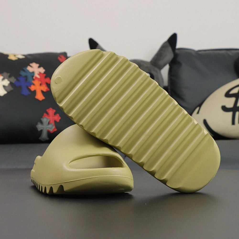 Yeezy Slides ‘Resin’ - image 10