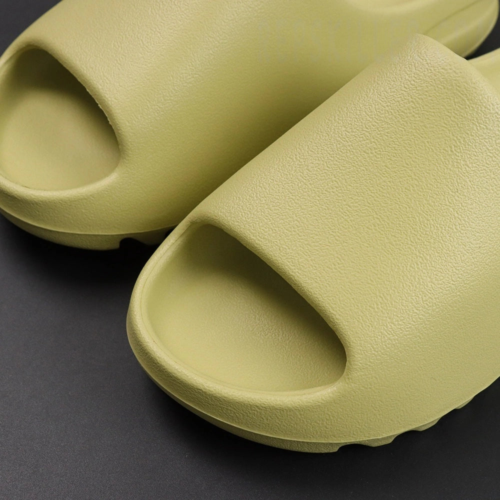 Yeezy Slides ‘Resin’ 2022 - image 3